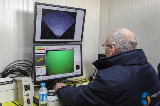 ECA-Group-MIDS-ROV-K-STER-I-commands-4.jpg