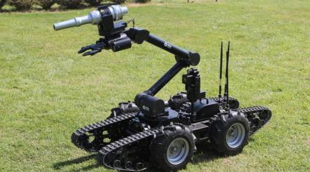 ECA GROUP - UGV - IGUANA E - pelouse