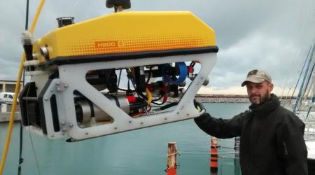 training_and_sea_trials_on_a_h800_rov_system_to_be_delivered_to_french_polynesia.jpg