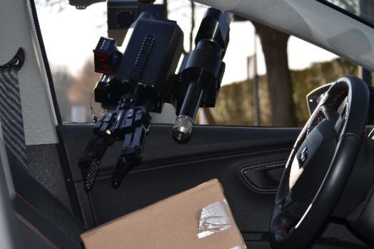 ECA-GROUP-UGV-IGUANA-vehicle investigation mission 2.jpg
