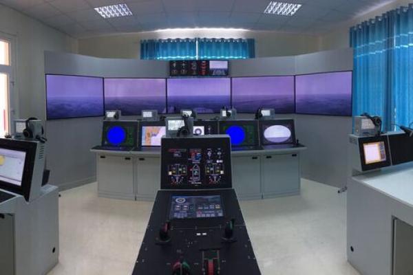 ECA-GROUP-SIMULATION-Antisubmarine warfare simulator ship bridge.jpg