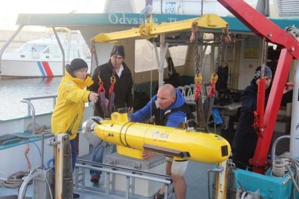 ECA-GROUP-NEWS-A9m-ECA Group provides Support & Services for Mine Counter Measures AUV and ROV equipment to Kazakh Nava.jpg