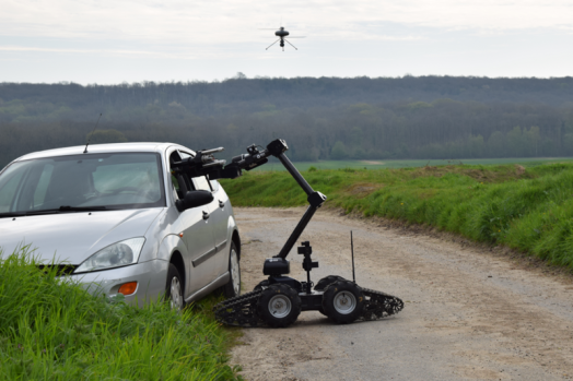 ECA-Group-UAV-UGV-Collaborating-IT180-Iguana-E.png