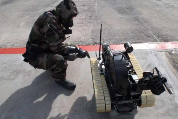 ECA-GROUP-UGV-CBRN-CAMELEON C.jpg