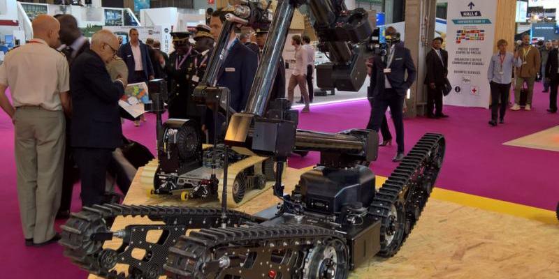 Usine Nouvelle: Eurosatory 2018 | ECA Group's IGUANA, all-terrain unmanned Ground vehicle