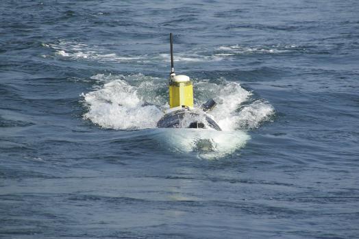 ECA-Group-AUV-A27-E-on-water-2.jpg