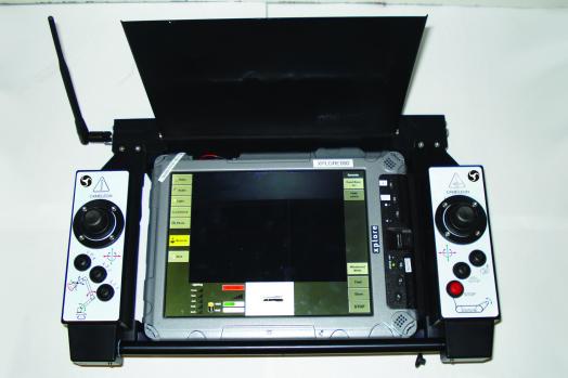 ECA-Group-UGV-Cameleon-C-commands-2.jpg