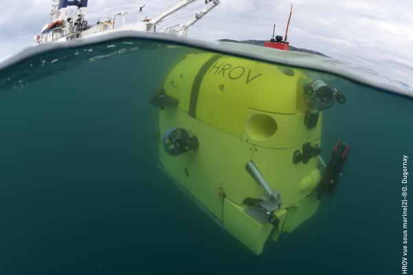 ECA-Group-ROV-AUV-H-Rov-underwater-3.jpg
